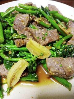 牛ロースとアンチョビ菜の醤油にんにく炒め-レシピのメイン写真