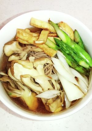 大満足！油揚げとアスパラの舞茸そば-レシピのメイン写真