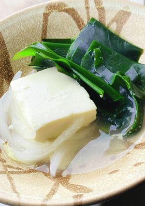 新玉葱と新昆布の旨味で炊いた塩豆腐♡-レシピのメイン写真