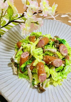 春キャベツとしめじとウィンナーの温サラダ-レシピのメイン写真