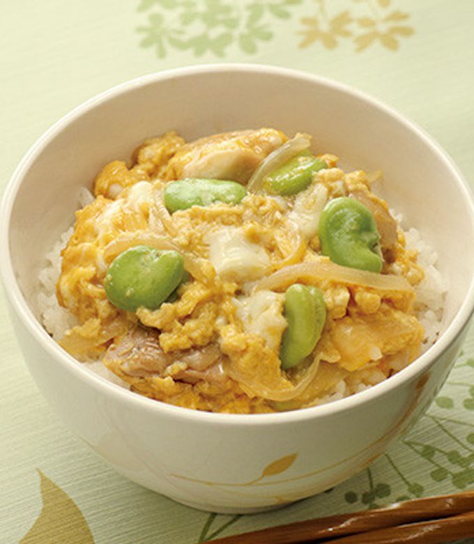 そら豆と新玉ねぎの親子丼-レシピのメイン写真