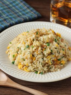 たまごと竹輪の【貧乏炒飯】冷ごはん消費に-レシピのメイン写真