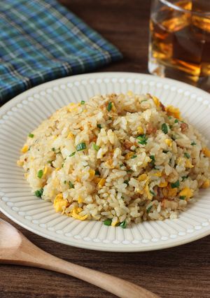 たまごと竹輪の【貧乏炒飯】冷ごはん消費に-レシピのメイン写真