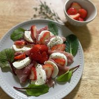 基本からアレンジまで！思わずつくりたくなる「イチゴ 生ハム」の