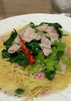 < 小松菜とベーコンのオイルパスタ >-レシピのメイン写真