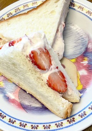 桜色♪ いちごクリームサンド-レシピのメイン写真