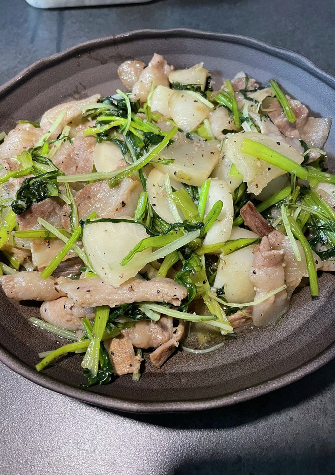 豚肉とカブの黒こしょう炒め-レシピのメイン写真