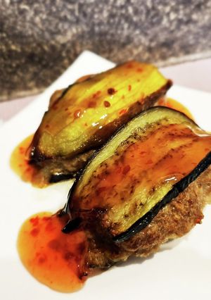 茄子の挟みハンバーグチリソースがけ-レシピのメイン写真