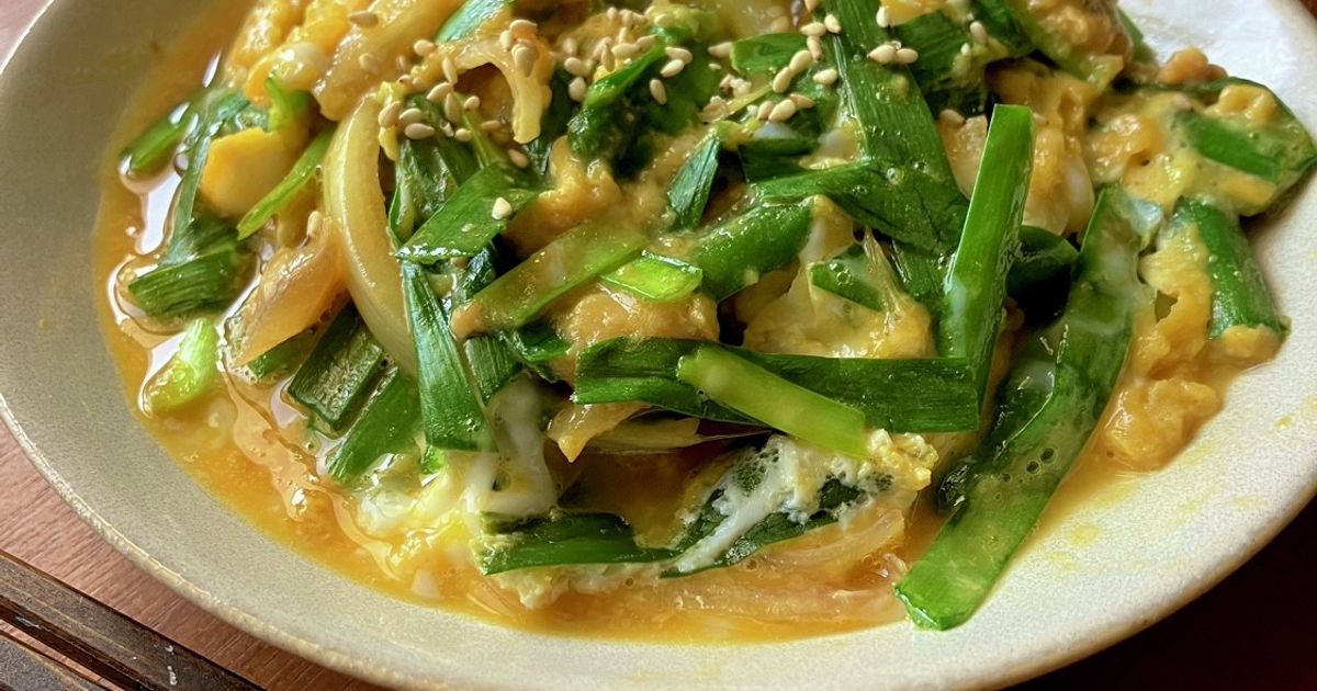 基本からアレンジまで！思わずつくりたくなる「ニラ玉卵とじ」のレシピ