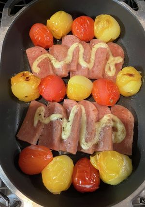 簡単焼くだけ♪スパムとミニトマトで一品-レシピのメイン写真