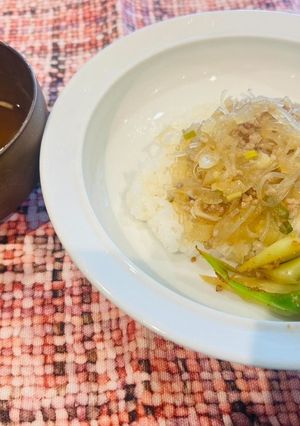 保育園給食★ミンチと春雨のあんかけ丼-レシピのメイン写真