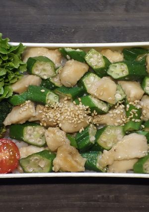 電子レンジで簡単★鶏胸肉とオクラの丼弁当-レシピのメイン写真