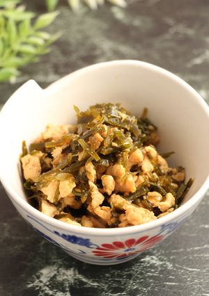 簡単ご飯のお供！むね肉と切り昆布-レシピのメイン写真