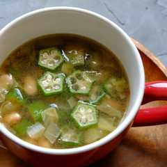 A picture of 〈くらし薬膳〉クミン風味のオクラスープ.