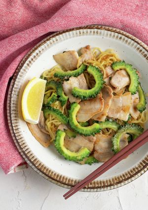 レモンをぎゅっ！ゴーヤと豚肉の塩やきそば-レシピのメイン写真