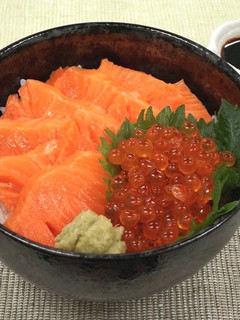 親子の日に♪サーモンといくらの親子丼-レシピのメイン写真