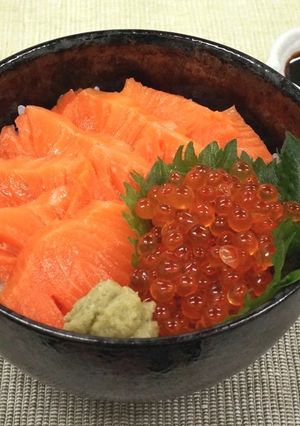 親子の日に♪サーモンといくらの親子丼-レシピのメイン写真