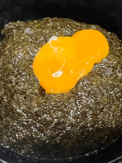 朝食に最適!3分で作るアカモク卵黄丼-レシピのメイン写真