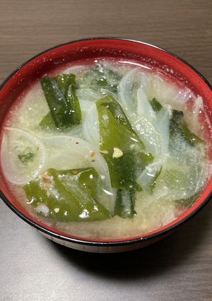 新玉ねぎとワカメの味噌汁-レシピのメイン写真