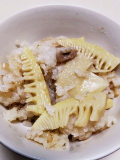 シンプルが美味しい!筍の炊き込みご飯-レシピのメイン写真