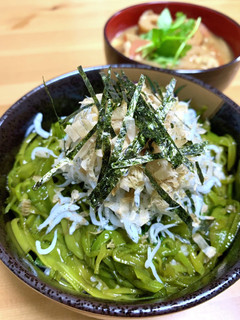 磯の香り丼 メカブのポン酢和え&しらす-レシピのメイン写真