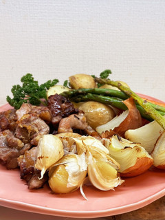 食べやすい一口焼豚!野菜も一緒にね♪-レシピのメイン写真