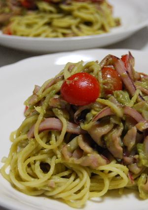 アボカドとイカのパスタ-レシピのメイン写真