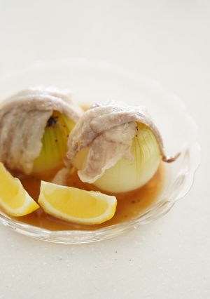 【簡単】玉ねぎ丸ごとレンジ　豚バラレモン-レシピのメイン写真