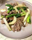 牛薄切り肉と新玉ねぎのバター醤油炒め