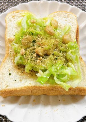 春キャベツと大豆トーストとろろ昆布風味-レシピのメイン写真
