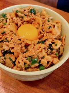 台湾丼風豚バラ丼そぼろ丼ピリ辛丼豚ひき肉-レシピのメイン写真