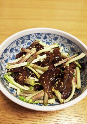 島らっきょうの茎と生きくらげの中華あえ-レシピのメイン写真