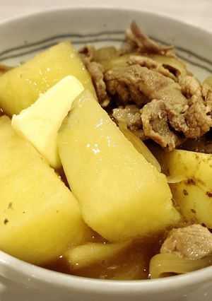 新じゃがが主役のバター醤油風味の肉じゃが-レシピのメイン写真