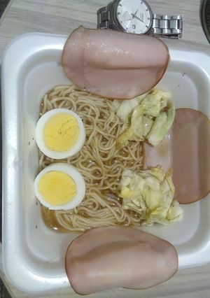 レンチンでお手軽ラーメンV5〜ハムゆで卵-レシピのメイン写真