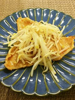 もやしを包んで食べる豚生姜焼き-レシピのメイン写真