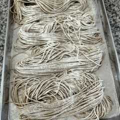 รูปของ フープロとパスタローラーで二八蕎麦