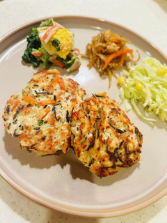 ひじきとお豆腐の♡ヘルシーつくねバーグ-レシピのメイン写真