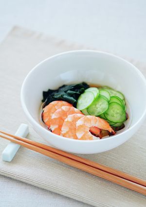 黒酢で作る！わかめとキュウリの酢の物-レシピのメイン写真