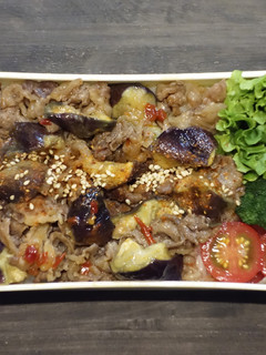 ピリ辛♪なすと牛肉の豆板醤の丼弁当-レシピのメイン写真