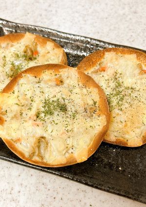 ごぼうサラダアレンジ♪餃子の皮ピザ-レシピのメイン写真