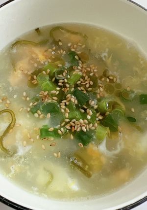 簡単！レンジでめかぶ卵スープ-レシピのメイン写真