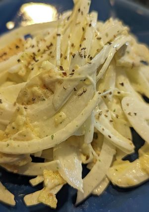 新たまねぎと湿気たポテトチップスのサラダ-レシピのメイン写真