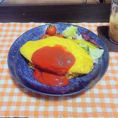 A picture of 【喫茶たぬたぬ】たぬき印の特製オムライス.