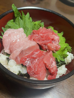 鮮度が命✨絶品 マグロのカマトロ丼-レシピのメイン写真