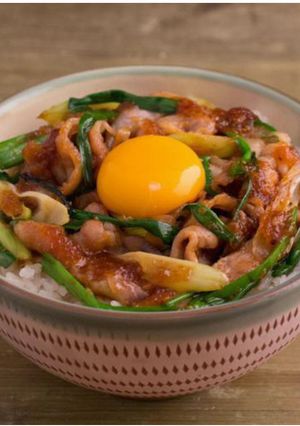 豚ニラスタミナ丼-レシピのメイン写真