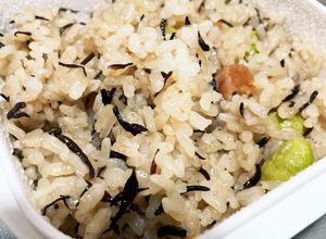 レンジで炊き込みご飯！ひじきと梅と枝豆-レシピのメイン写真