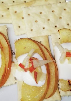 焼きリンゴ&クラッカー 簡単おやつ-レシピのメイン写真