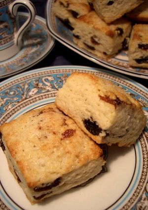 ちょっぴり大人味♪ラムレーズンスコーン-レシピのメイン写真