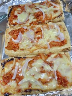 トースターでキムチと新玉ねぎの油あげピザ-レシピのメイン写真
