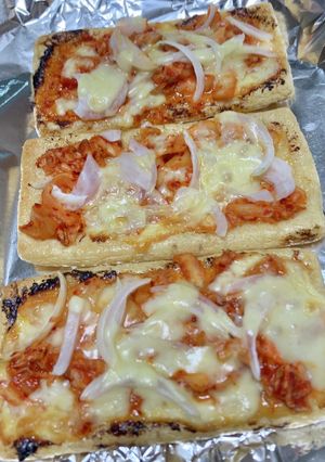 トースターでキムチと新玉ねぎの油あげピザ-レシピのメイン写真